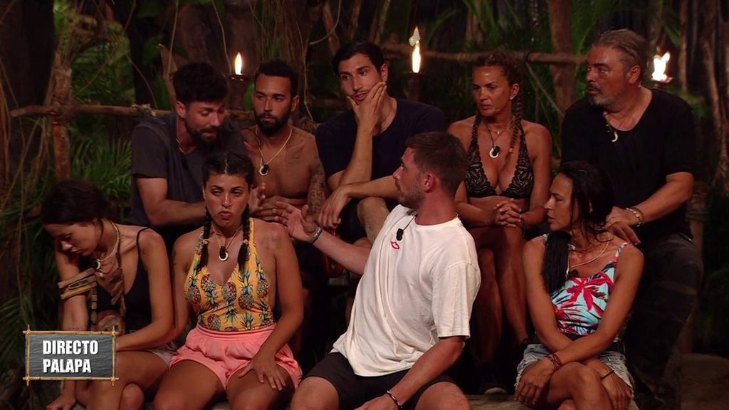 La discusión de Tom y Albalá en la Palapa