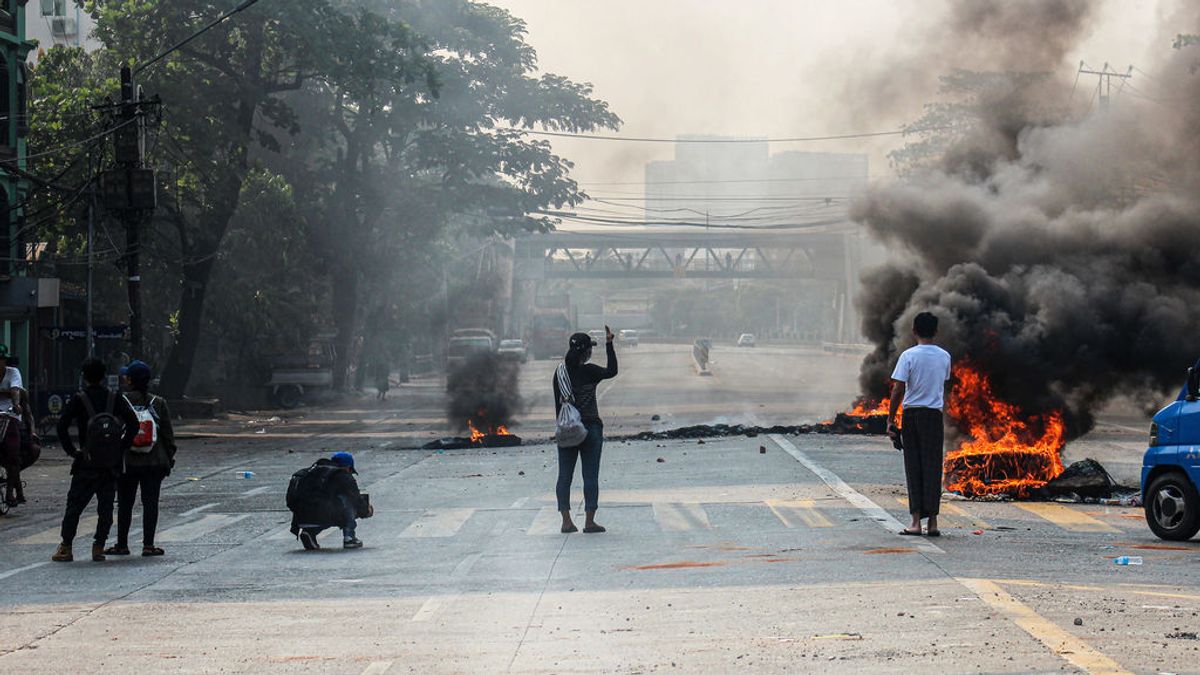 Las fuerzas de seguridad birmanas abren fuego contra una protesta de médicos Las fuerzas de seguridad birmanas abren fuego contra una protesta de médicos