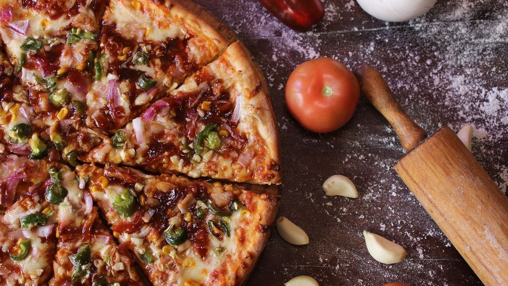 Pizza con harina de garbanzo, fácil y sencilla