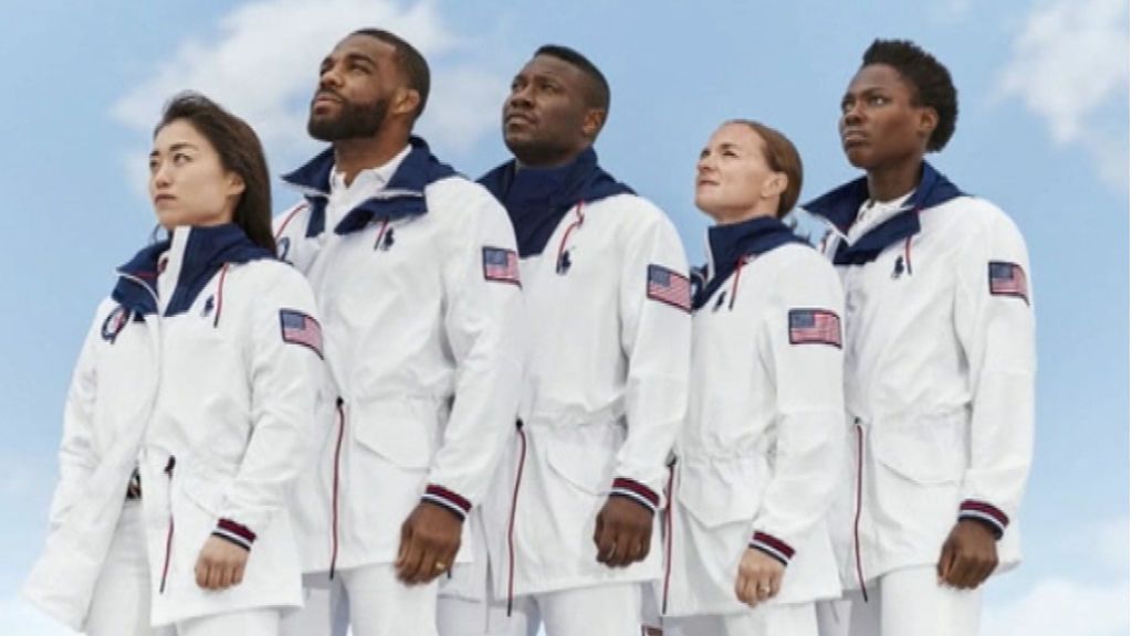 Ralph Lauren presenta el uniforme con materiales sostenibles que llevará EE.UU. en la clausura de los JJ.OO.