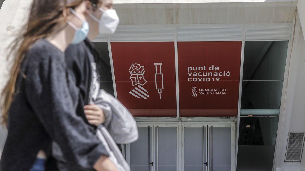 España baja a 99 muertos pero suben a 9.788 los hospitalizados por covid España baja a 99 muertos pero suben a 9.788 los hospitalizados por covid