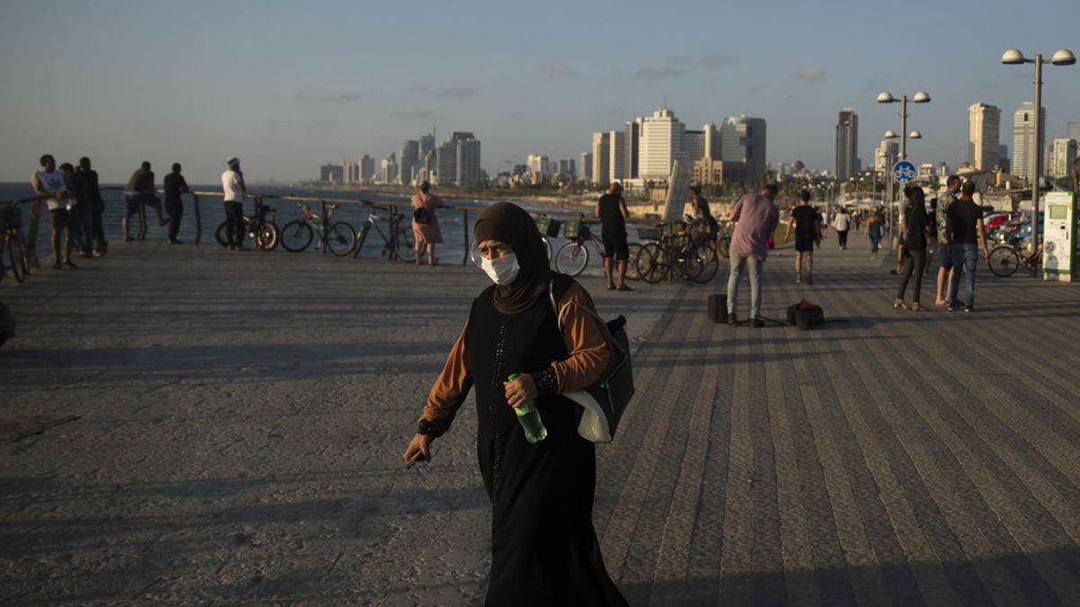 Los israelíes ya no deberán usar mascarilla al aire libre a partir de domingo Los israelíes ya no deberán usar mascarilla al aire libre a partir de domingo