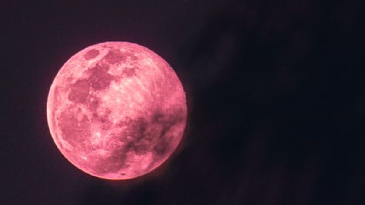 Superluna rosa: ¿cuándo es la luna llena de abril y por qué se llama así?