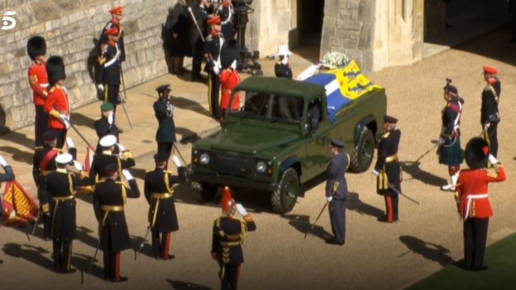 Funeral del duque de Edimburgo: la reina Isabel II y su familia le dan el último adiós