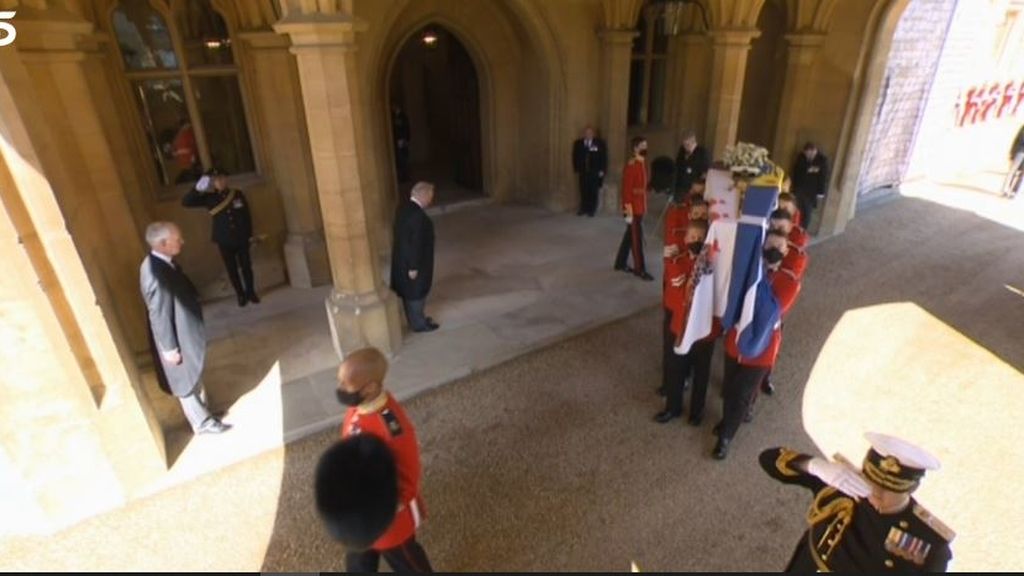 Funeral del duque de Edimburgo: la reina Isabel II y su familia le dan el último adiós