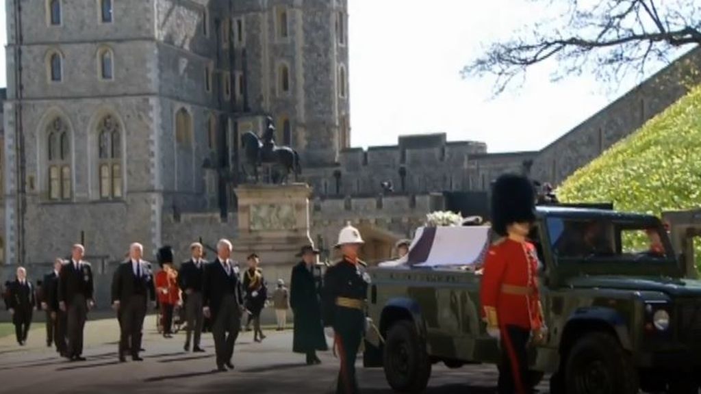 Funeral del duque de Edimburgo: la reina Isabel II y su familia le dan el último adiós
