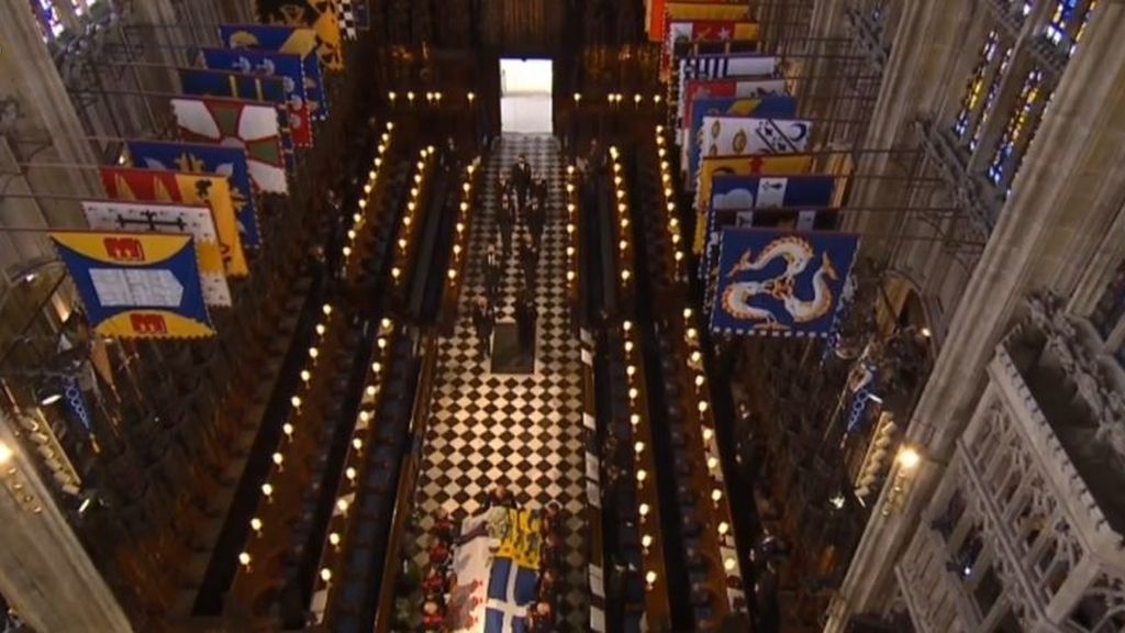 Funeral del duque de Edimburgo: la reina Isabel II y su familia le dan el último adiós
