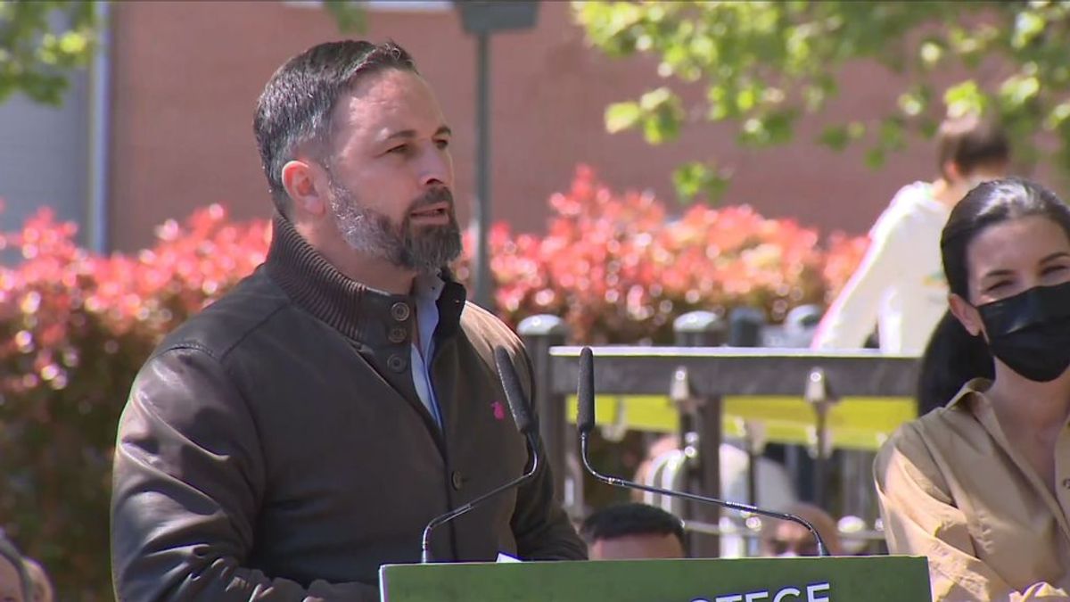 Elecciones Madrid 2021: Abascal le dice a Iglesias que se corte el moño y "que se vaya a Cuba o Venezuela" Elecciones Madrid 2021: Abascal le dice a Iglesias que se corte el moño y "que se vaya a Cuba o Venezuela"
