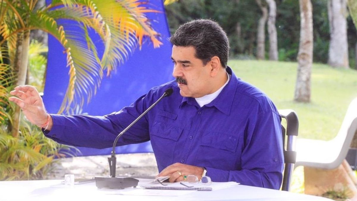 El remedio milagroso de Maduro para el coronavirus es en realidad un enjuague bucal El remedio milagroso de Maduro para el coronavirus es en realidad un enjuague bucal