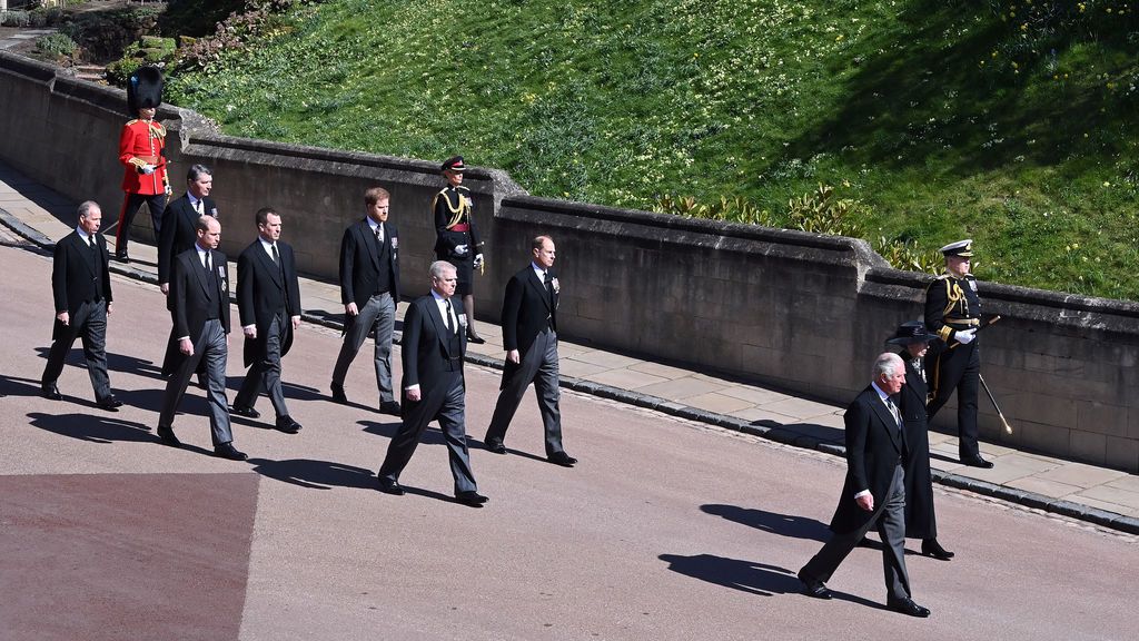 Funeral del duque de Edimburgo: la reina Isabel II y su familia le dan el último adiós