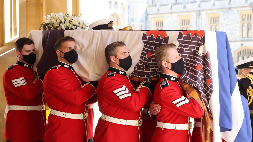 Funeral del duque de Edimburgo: la reina Isabel II y su familia le dan el último adiós