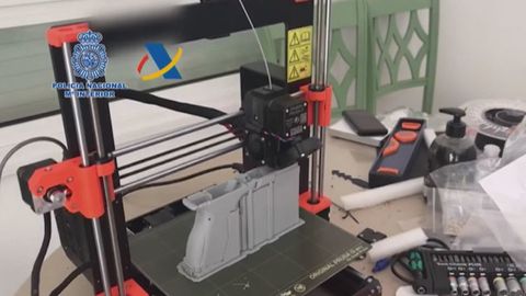 Desmantelado el primer taller ilegal de impresión de armas 3Den España -  NIUS