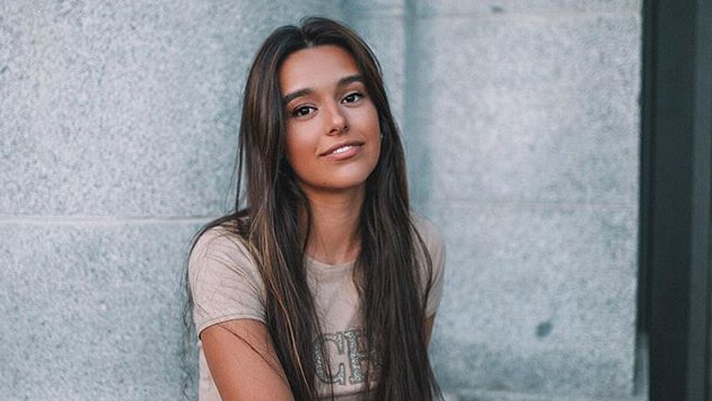 Ha dejado sus estudios por hacer lo que más le gusta, las redes sociales. Así es Marta Díaz, la novia influencer de Sergio Reguilón