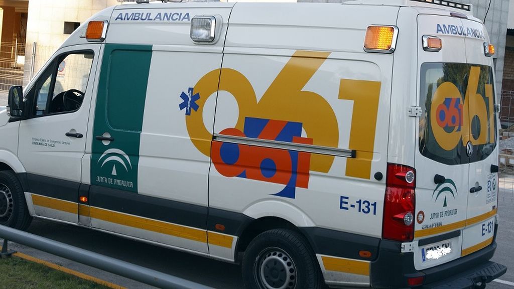 Hallan un cuerpo sin vida en el mar en la zona de Retamar, Almería Hallan un cuerpo sin vida en el mar en la zona de Retamar, Almería