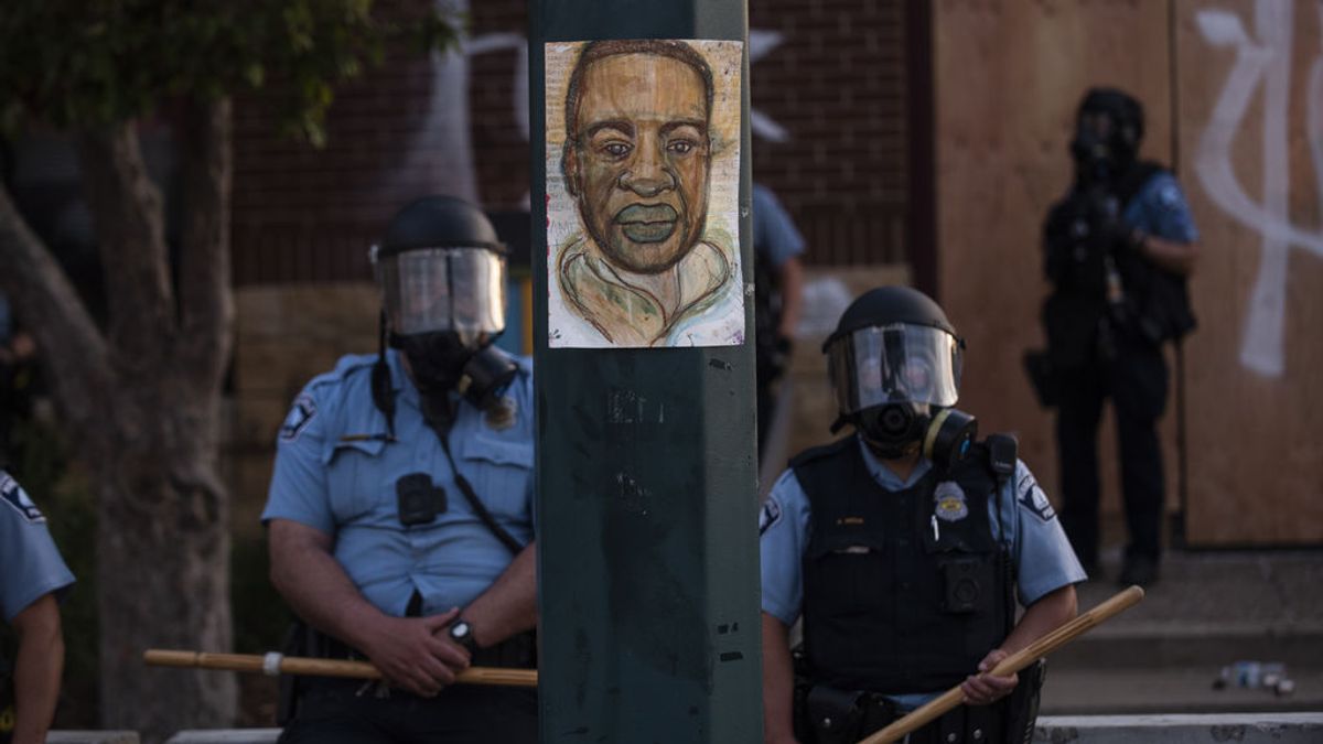 La policía toma Mineápolis en la recta final del juicio por la muerte de George Floyd La policía toma Mineápolis en la recta final del juicio por la muerte de George Floyd