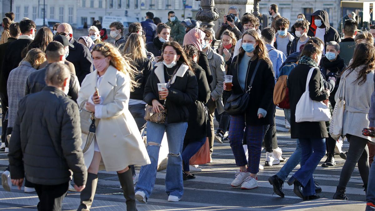 El debate de quitarse la mascarilla El debate de quitarse la mascarilla