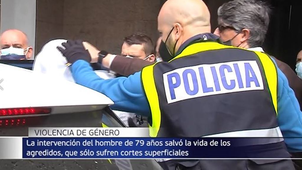 Detenido un hombre tras apuñalar a tres personas en A Coruña: se atrincheró y amenazó con suicidarse