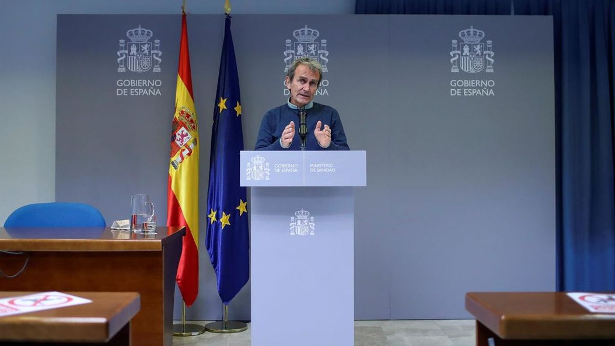 Simón, sobre las declaraciones de Ayuso: "No se podría haber vacunado al 100% de la población porque no hay vacunas para todos" Simón, sobre las declaraciones de Ayuso: "No se podría haber vacunado al 100% de la población porque no hay vacunas para todos"