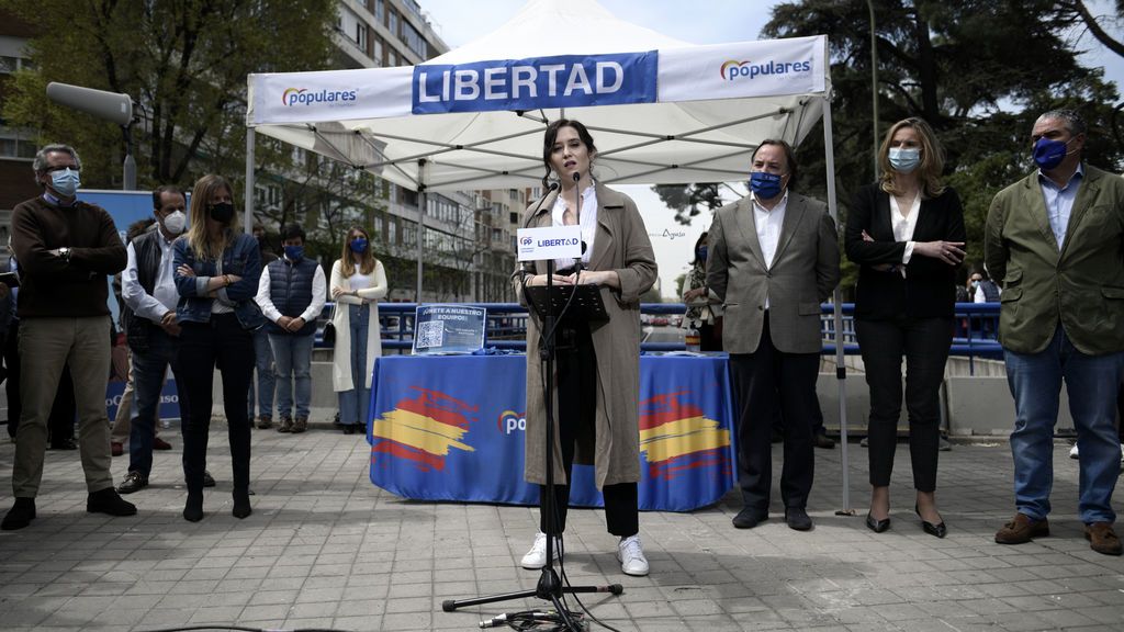 Ayuso acusa a Gabilondo de hacer una campaña "lamentable y mezquina" por hablar de muertos Ayuso acusa a Gabilondo de hacer una campaña "lamentable y mezquina" por hablar de muertos