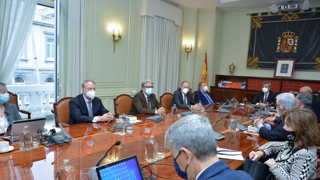 El CGPJ advierte que la reforma que le impide nombrar jueces le lleva a la "atrofia y la paralización" El CGPJ advierte que la reforma que le impide nombrar jueces le lleva a la "atrofia y la paralización"