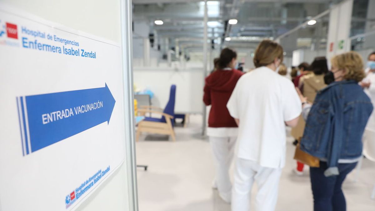 La mayoría cree que Madrid está gestionando la pandemia igual o mejor que el resto de comunidades y que Moncloa La mayoría cree que Madrid está gestionando la pandemia igual o mejor que el resto de comunidades y que Moncloa