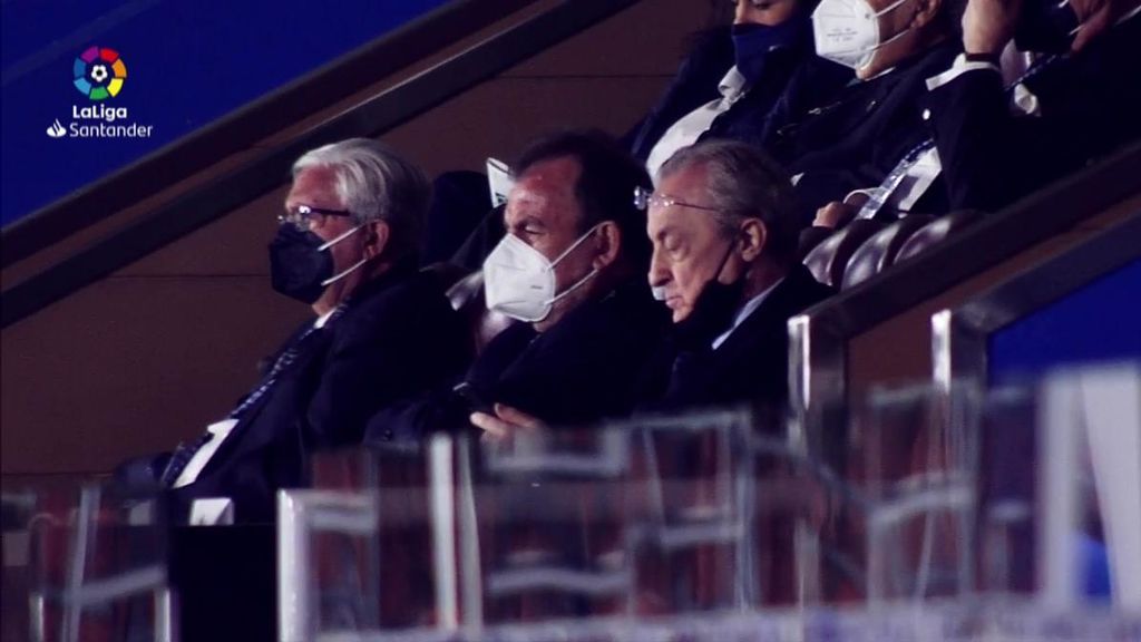 Florentino Pérez, en el palco del Coliseum.