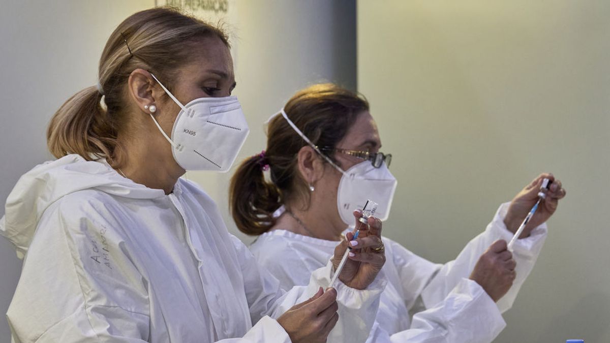 Retrasar la segunda dosis y recuperar Janssen, claves para el despegue inminente de la vacunación en España Retrasar la segunda dosis y recuperar Janssen, claves para el despegue inminente de la vacunación en España