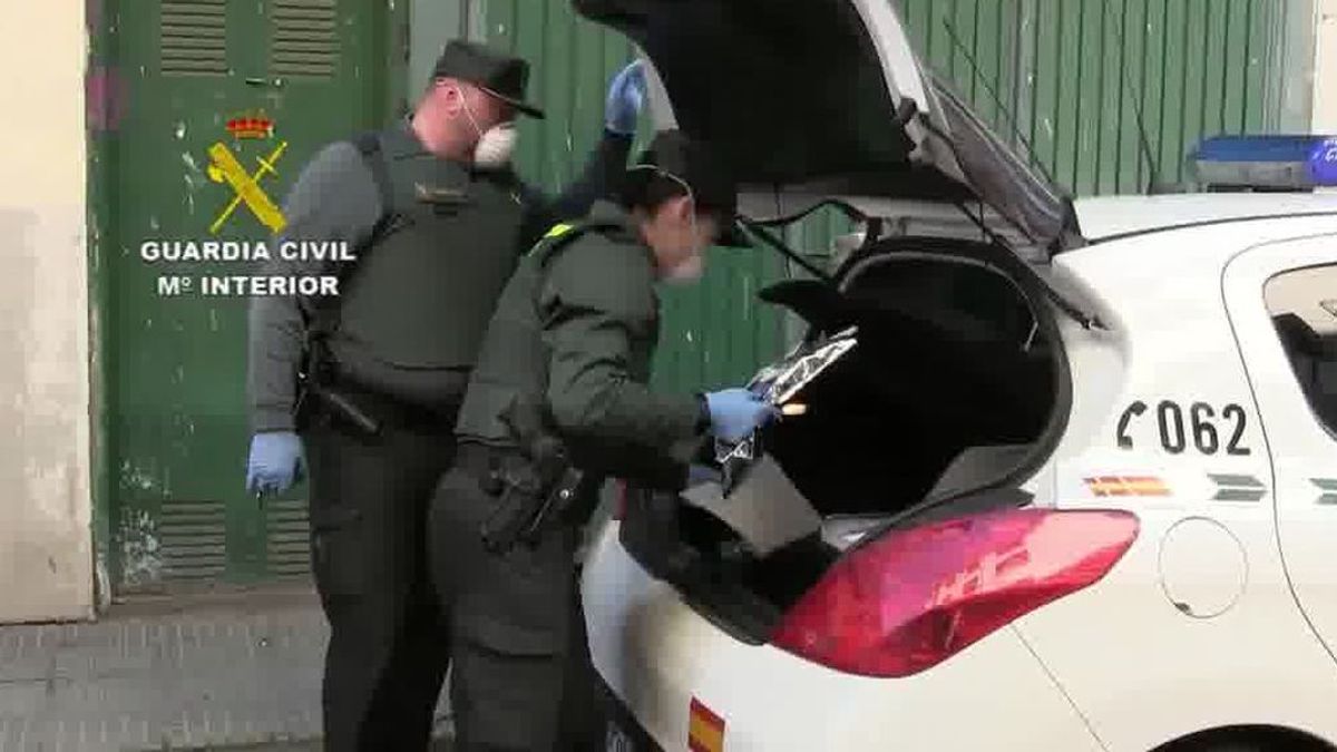 16 niños denuncian a 'El Toba', el pederasta que les ofrecía regalos en su frutería de Madrid 16 niños denuncian a 'El Toba', el pederasta que les ofrecía regalos en su frutería de Madrid