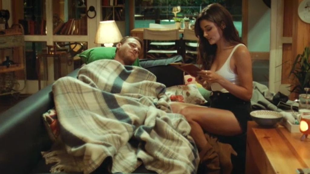 Este martes, celebra el 'Día del libro' en Telecinco con el doble estreno de 'Love is in the air'