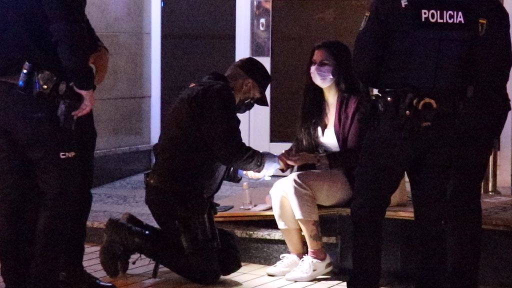 Agentes atienden conductora