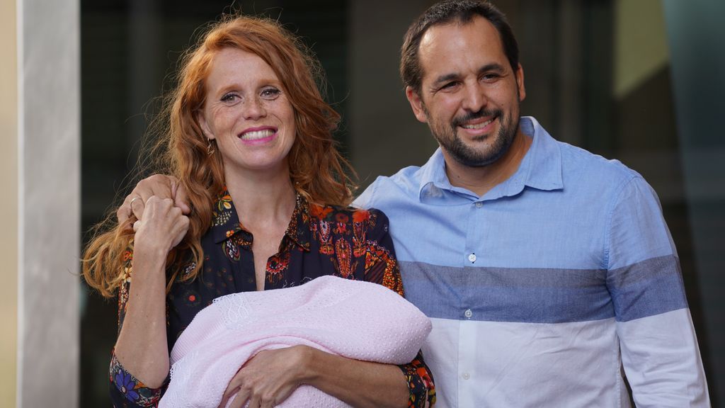 María Castro presenta a su hija Olivia