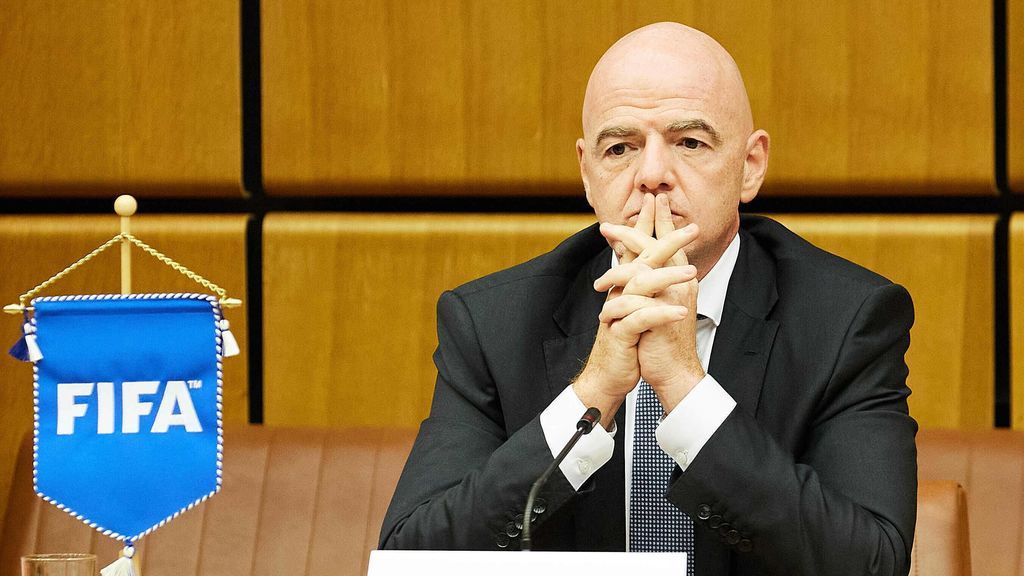 Infantino, presidente de la FIFA, en contra de la Superliga.