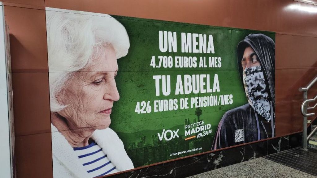 Indignación por los carteles de Vox en Sol contra menores extranjeros