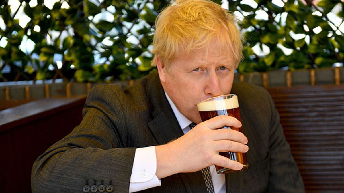 Boris Johnson amenaza con usar 'bomba legislativa' para detener la Superliga europea Boris Johnson amenaza con usar 'bomba legislativa' para detener la Superliga europea
