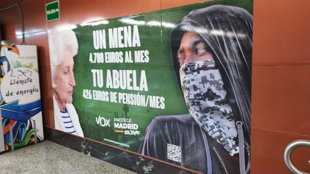 La Fiscalía abre diligencias contra Vox por delito de odio en un cartel electoral que criminaliza a los menas La Fiscalía abre diligencias contra Vox por delito de odio en un cartel electoral que criminaliza a los menas