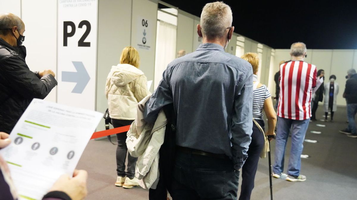 El sistema de citas vacunarse sufre fallos en Euskadi y la web se cierra en pocas horas por falta de dosis El sistema de citas vacunarse sufre fallos en Euskadi y la web se cierra en pocas horas por falta de dosis