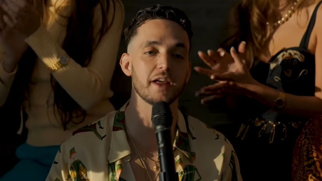 C. Tangana triunfa con su sobremesa musical en 'Tiny Desk': "Mi objetivo es que las fiestas acaben con una guitarra y todo dios cantando"