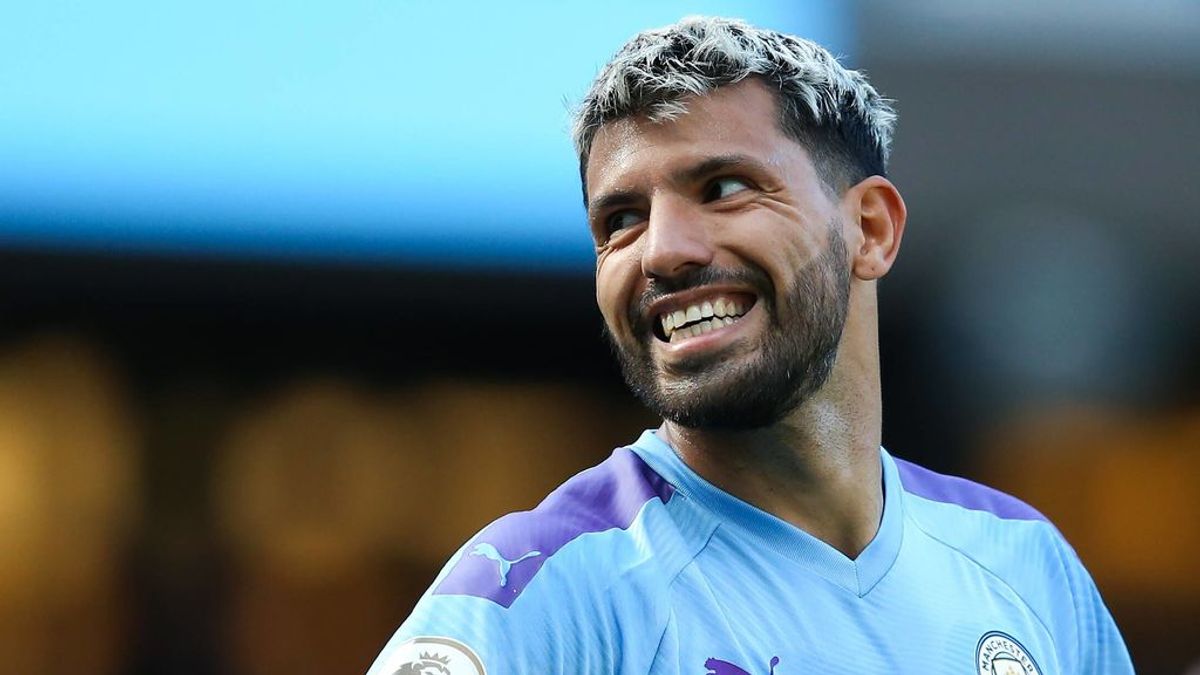 El Kun Agüero ya tiene la propuesta del Barcelona: dos años, 7 millones y aceptar un nuevo roll deportivo El Kun Agüero ya tiene la propuesta del Barcelona: dos años, 7 millones y aceptar un nuevo roll deportivo