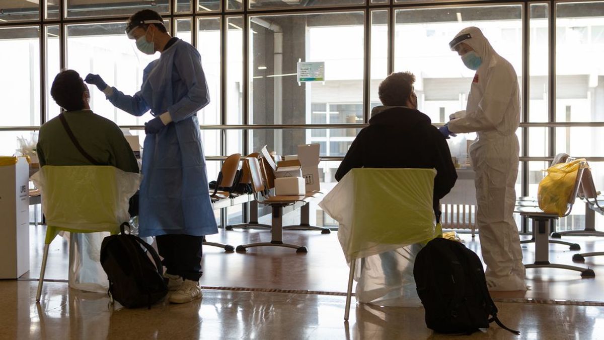 Los contagios entran en fase de meseta en España Los contagios entran en fase de meseta en España