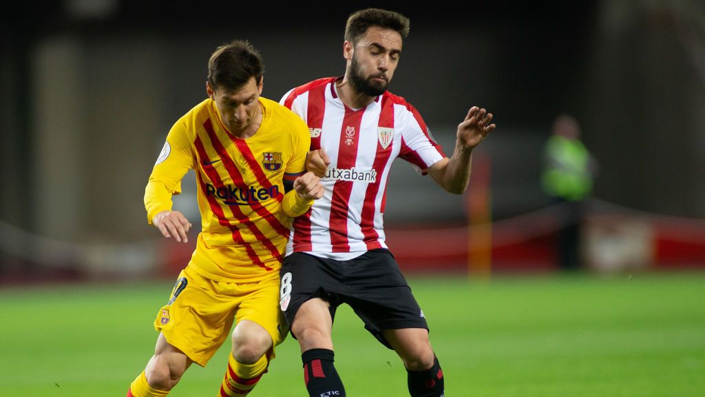 EuropaPress_3647860_lionel_messi_of_barcelona_and_unai_lopez_of_athletic_club_during_copa_rey