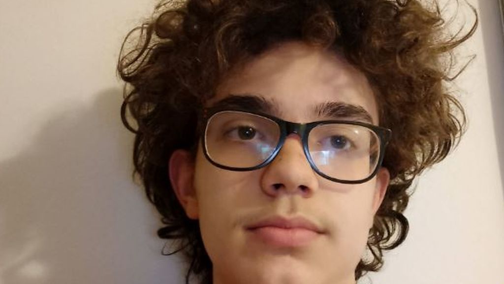 Darío Martínez, el valenciano de 15 años ganador de la Olimpiada Informática: "No lo he dicho en el instituto" Darío Martínez, el valenciano de 15 años ganador de la Olimpiada Informática: "No lo he dicho en el instituto"