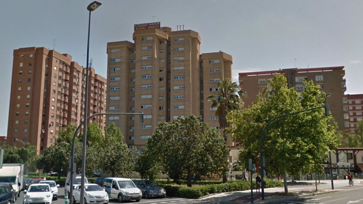 Aislados los estudiantes y trabajadores de un Colegio Mayor en Valencia por un brote que afecta al menos a 12 personas Aislados los estudiantes y trabajadores de un Colegio Mayor en Valencia por un brote que afecta al menos a 12 personas