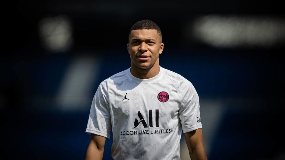 Al-Khelaifi se pone serio con Mbappé tras rechazar la cuarta oferta de renovación: el francés solo piensa en jugar en el Real Madrid Al-Khelaifi se pone serio con Mbappé tras rechazar la cuarta oferta de renovación: el francés solo piensa en jugar en el Real Madrid