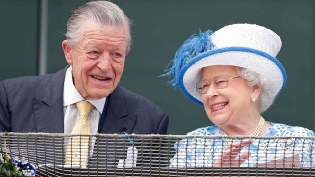 Otro duro golpe para la reina de Inglaterra: muere su consejero y amigo  Sir Michael Oswald