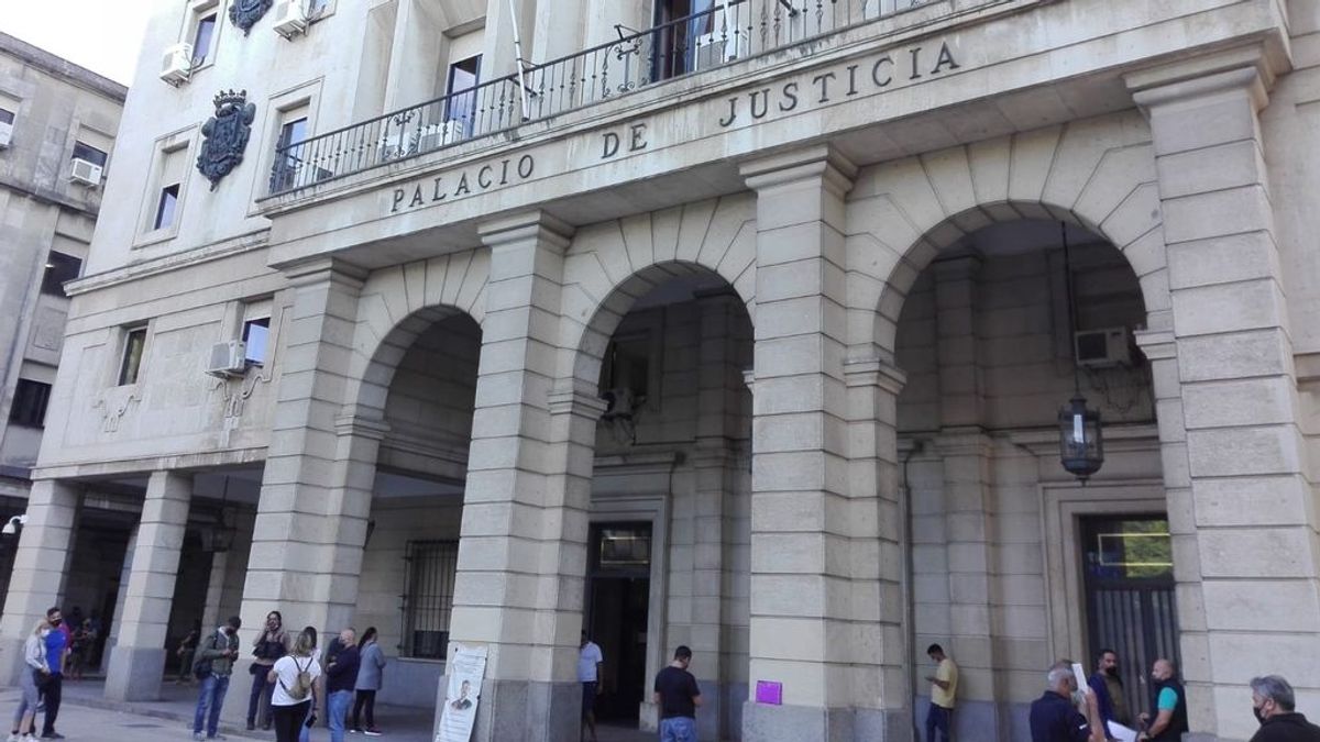 Condenado a 23 años de cárcel por matar con un hacha a su mujer en Dos Hermanas Condenado a 23 años de cárcel por matar con un hacha a su mujer en Dos Hermanas