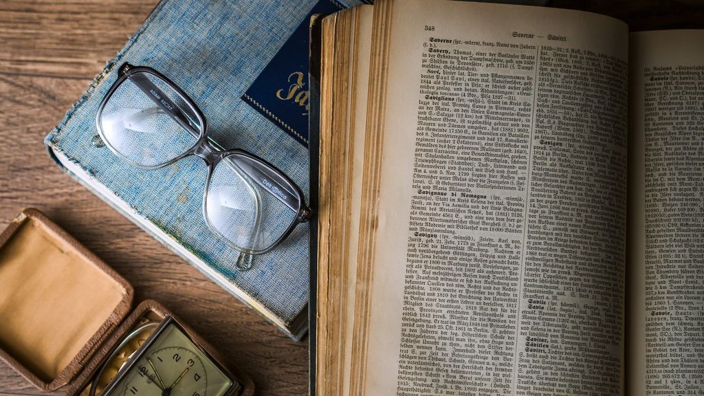 Invertir en primeras ediciones: cuando comprar libros antiguos es tan rentable como un apartamento en la playa