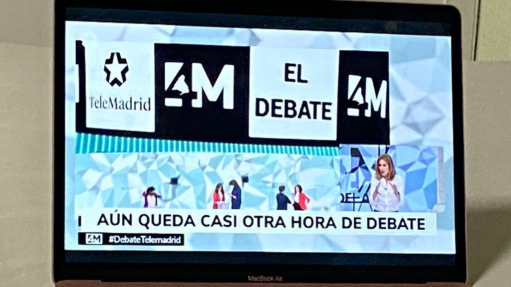 Rótulo de la emisión del debate en el momento del descanso