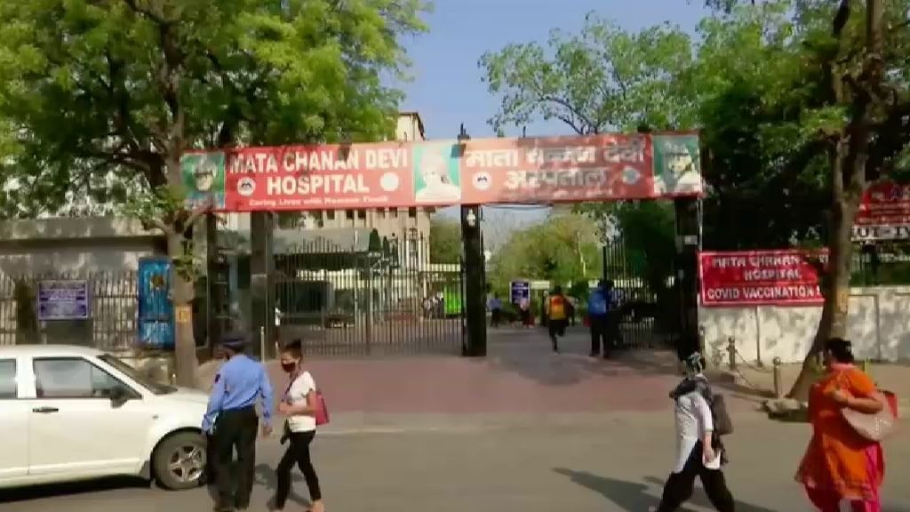 La India, primer país del mundo con más de 300.000 contagios en un día