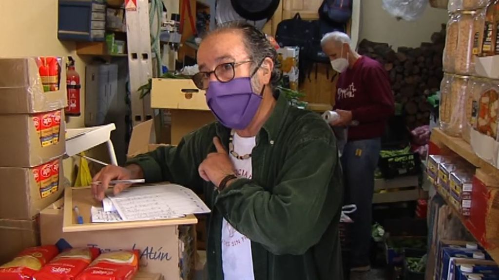 Pepe, el ángel de la guarda de Albolote: El hombre que convirtió su garaje en un banco de alimentos