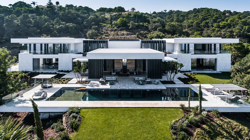 Villa Cullinan, esta ultra moderna y opulenta mega mansión en La Zagaleta, Marbella cuesta €32 millones.